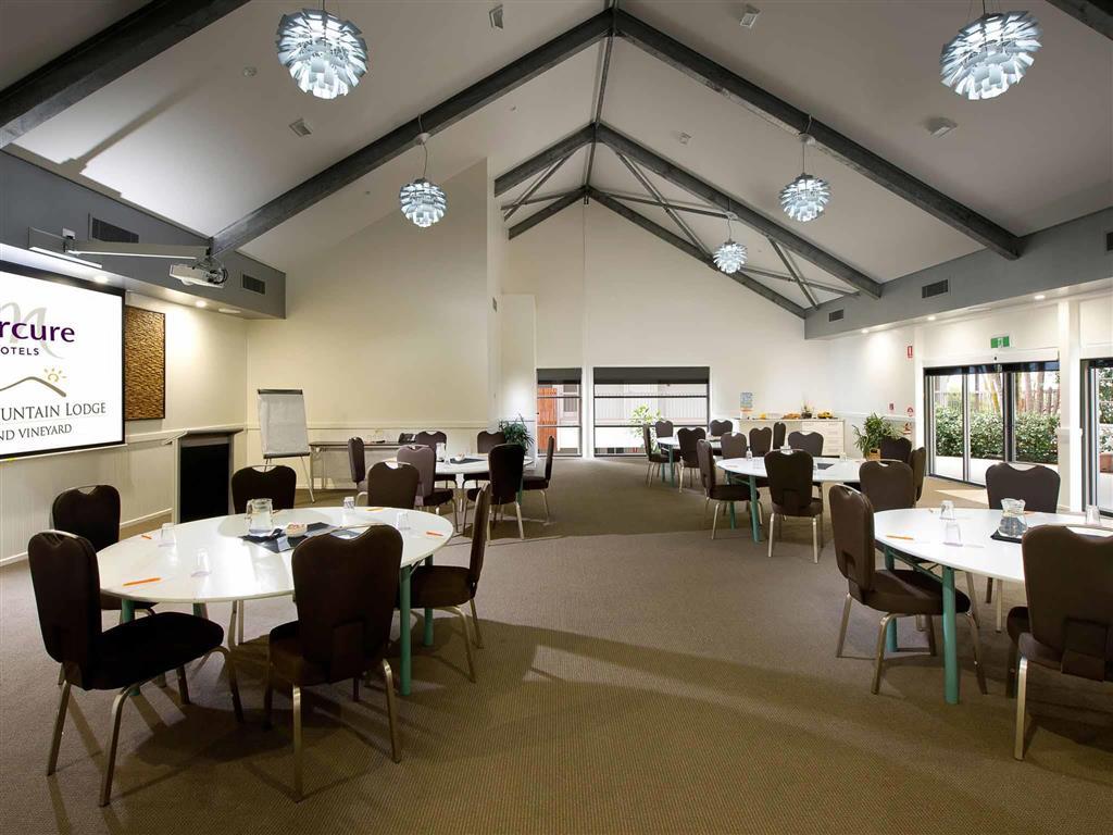 Mercure Clear Mountain Lodge Mount Samson Bagian luar foto