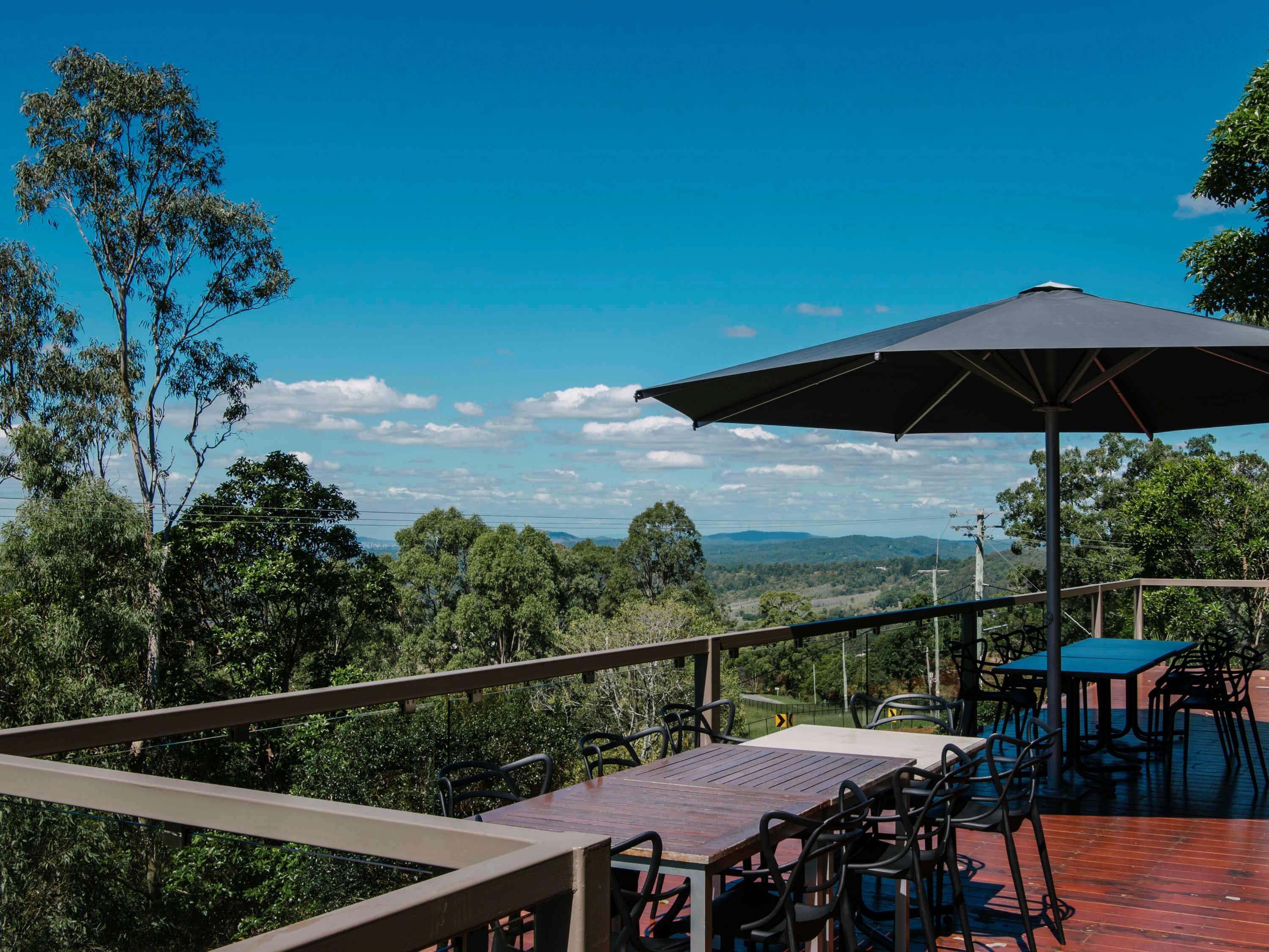Mercure Clear Mountain Lodge Mount Samson Bagian luar foto