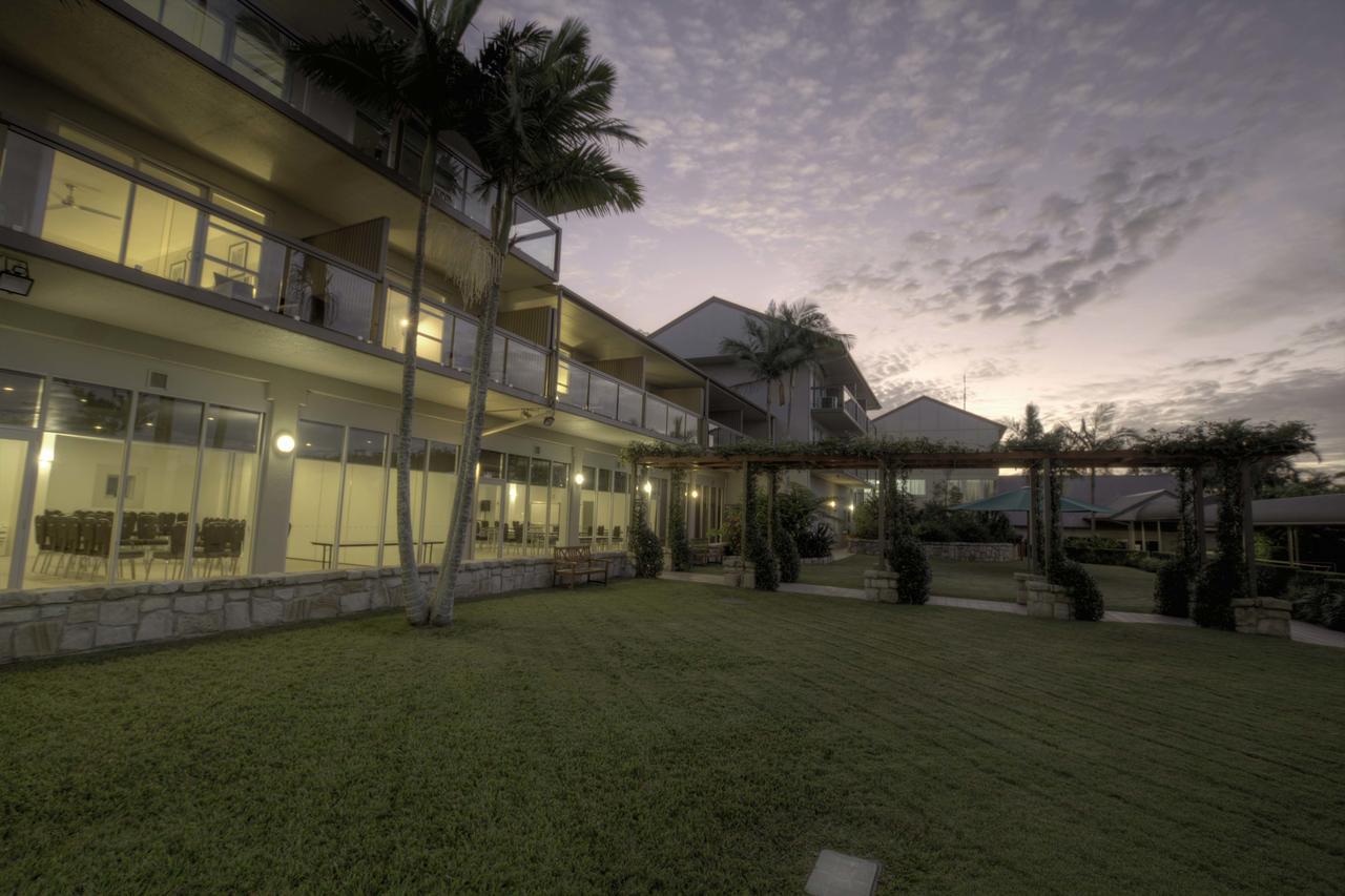 Mercure Clear Mountain Lodge Mount Samson Bagian luar foto